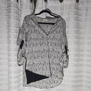 3/$10 Gray Asymmetrical V-Neck 3/4 Sleeve Blouse